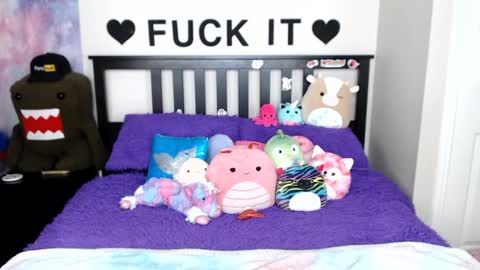 Mackenzie Wolfe online show from January 7, 2025, 8:13 am