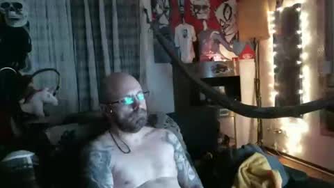 Snapshot of mad_dem0n chatting on January 5, 2025, 4:58 am Manuel online show from January 5, 2025, 4:58 am