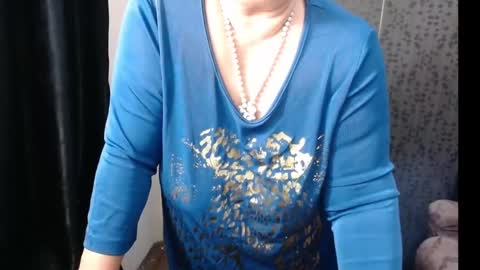 Snapshot of madam_sanjanne chatting on December 17, 2024, 12:01 am Madam Sanjanne online show from December 17, 2024, 12:01 am