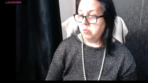 Snapshot of madam_sanjanne chatting on March 6, 2025, 9:09 pm Madam Sanjanne online show from March 6, 2025, 9:09 pm