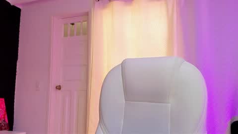 Snapshot of madame_lilith chatting on February 3, 2025, 5:35 pm madame lilith online show from February 3, 2025, 5:35 pm