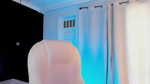 Snapshot of madame_lilith chatting on October 14, 2025, 1:45 pm madame lilith online show from October 14, 2025, 1:45 pm