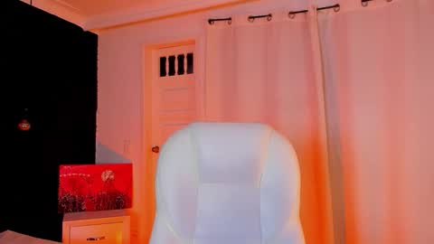 Snapshot of madame_lilith chatting on October 17, 2025, 11:24 am madame lilith online show from October 17, 2025, 11:24 am