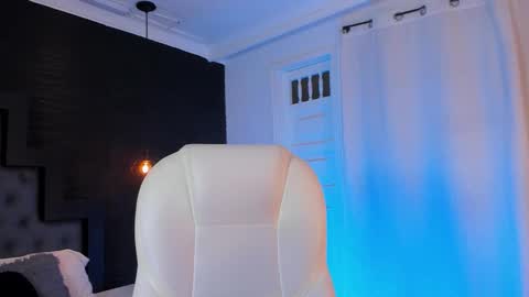 Snapshot of madame_lilith chatting on October 22, 2025, 12:38 pm madame lilith online show from October 22, 2025, 12:38 pm