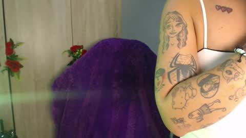 maddiie and clyde online show from October 23, 2025, 10:19 pm