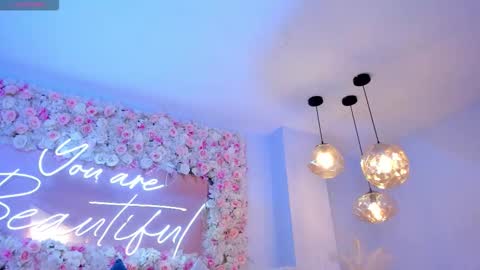 Snapshot of maddisonlowe chatting on November 11, 2025, 4:01 am Maddison online show from November 11, 2025, 4:01 am