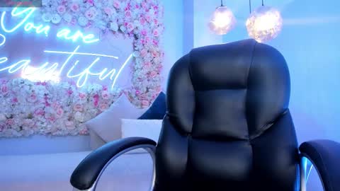 Snapshot of maddisonlowe chatting on November 13, 2025, 4:33 am Maddison online show from November 13, 2025, 4:33 am