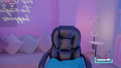 Snapshot of maddisonlowe chatting on November 27, 2025, 5:20 am Maddison online show from November 27, 2025, 5:20 am