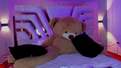 Snapshot of maddycrofft chatting on February 23, 2025, 9:16 pm Maddy Crofft online show from February 23, 2025, 9:16 pm