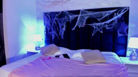 Maddy online show from October 14, 2025, 11:44 am