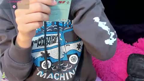 Madelin Clerk online show from December 17, 2024, 7:59 pm