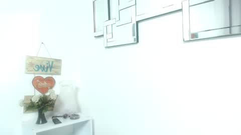 Madeline online show from November 25, 2025, 12:05 pm