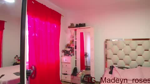 madelyn roses online show from January 7, 2025, 8:10 pm