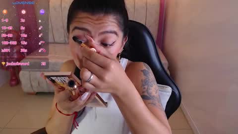 Snapshot of madhison_klain_s chatting on October 28, 2025, 9:06 pm Madhison online show from October 28, 2025, 9:06 pm