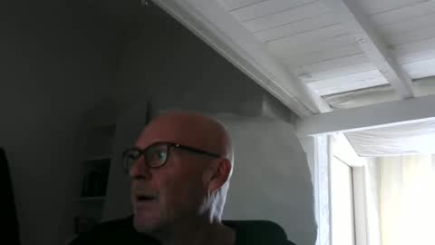 madio1187940 online show from September 24, 2025, 12:08 pm