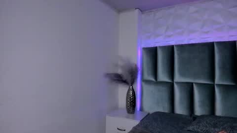 MADISON  online show from November 25, 2025, 3:50 am