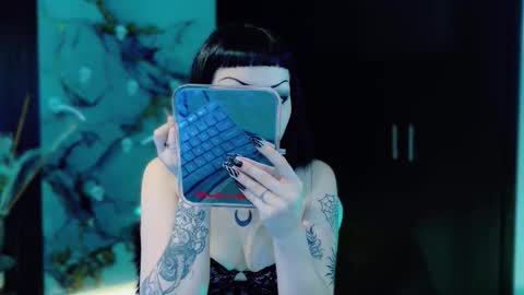 madison_jacksonn online show from December 3, 2025, 9:57 pm