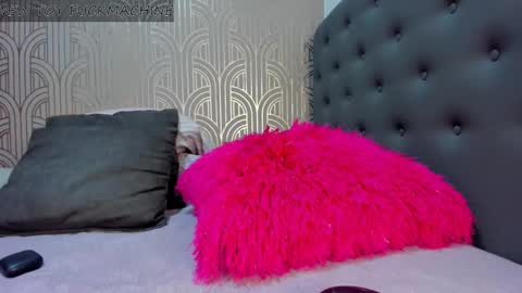 Snapshot of madison_milan chatting on December 27, 2024, 4:15 am online show from December 27, 2024, 4:15 am