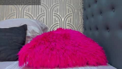 Snapshot of madison_milan chatting on December 31, 2024, 2:08 am online show from December 31, 2024, 2:08 am