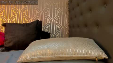 Snapshot of madison_milan chatting on January 2, 2025, 12:02 am online show from January 2, 2025, 12:02 am