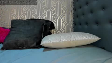 Snapshot of madison_milan chatting on January 3, 2025, 2:43 am online show from January 3, 2025, 2:43 am