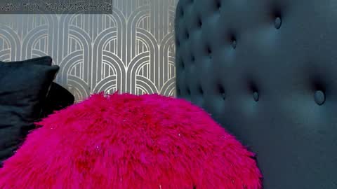 Snapshot of madison_milan chatting on February 16, 2025, 9:37 am online show from February 16, 2025, 9:37 am