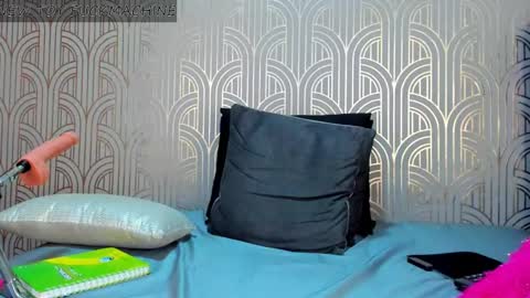 Snapshot of madison_milan chatting on March 3, 2025, 1:21 am online show from March 3, 2025, 1:21 am