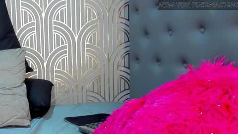 Snapshot of madison_milan chatting on March 10, 2025, 3:01 am online show from March 10, 2025, 3:01 am