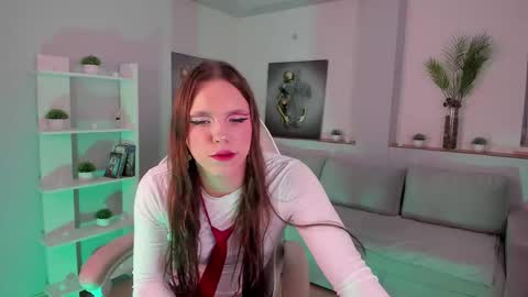 Snapshot of madison_mongomeri chatting on November 8, 2025, 9:09 am Medison online show from November 8, 2025, 9:09 am