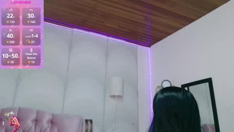 madison_oli online show from November 7, 2025, 12:05 pm