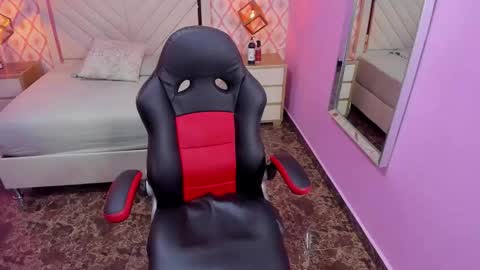 madisonclain online show from November 21, 2025, 3:27 am