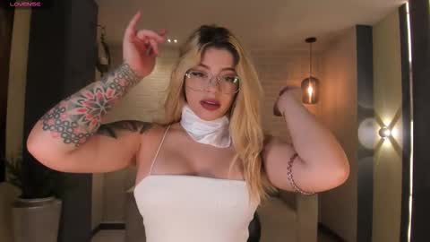 Madison Kane online show from December 3, 2025, 11:08 am