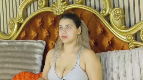 Snapshot of madisonrusso chatting on December 14, 2025, 8:52 am madisonrusso online show from December 14, 2025, 8:52 am