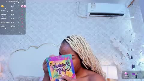 Snapshot of madissonlopez chatting on November 10, 2025, 8:30 pm Madisson Lopez online show from November 10, 2025, 8:30 pm