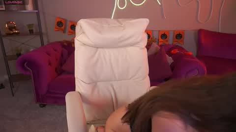 Snapshot of madissonsoft chatting on October 30, 2025, 2:40 pm madissonsoft online show from October 30, 2025, 2:40 pm