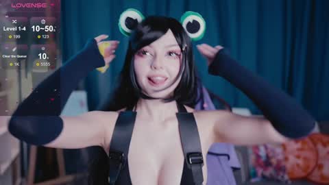 Snapshot of madnessalise chatting on September 24, 2025, 2:53 pm Alice online show from September 24, 2025, 2:53 pm