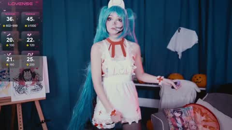 Snapshot of madnessalise chatting on October 31, 2025, 8:10 pm Alice online show from October 31, 2025, 8:10 pm