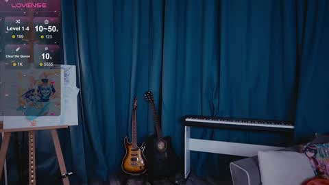 Snapshot of madnessalise chatting on November 11, 2025, 12:05 pm Alice online show from November 11, 2025, 12:05 pm