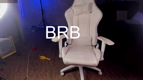 Maevee online show from February 17, 2025, 9:56 am