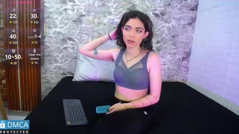 Snapshot of maevekuro chatting on September 19, 2025, 3:08 am maevekuro online show from September 19, 2025, 3:08 am