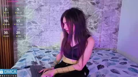 Snapshot of maevekuro chatting on October 9, 2025, 3:37 am maevekuro online show from October 9, 2025, 3:37 am