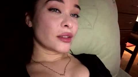 Snapshot of magggg658318 chatting on November 18, 2025, 1:15 pm magggg658318 online show from November 18, 2025, 1:15 pm