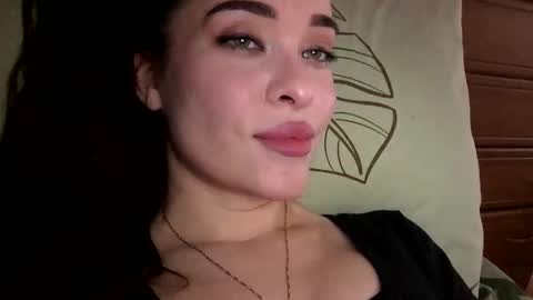 Snapshot of magggg658318 chatting on November 19, 2025, 11:43 am magggg658318 online show from November 19, 2025, 11:43 am