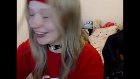 Snapshot of maggieswaggy chatting on December 11, 2024, 6:52 pm Magdalene Swaggy online show from December 11, 2024, 6:52 pm