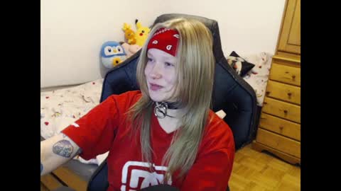 Snapshot of maggieswaggy chatting on January 11, 2025, 7:38 pm Magdalene Swaggy online show from January 11, 2025, 7:38 pm