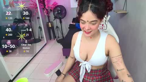 Snapshot of maggy_t18 chatting on November 7, 2025, 7:58 pm Maggy online show from November 7, 2025, 7:58 pm