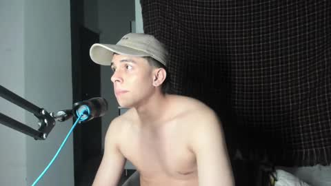 Snapshot of magic_tony chatting on February 18, 2025, 12:59 am Tony Hoffa online show from February 18, 2025, 12:59 am