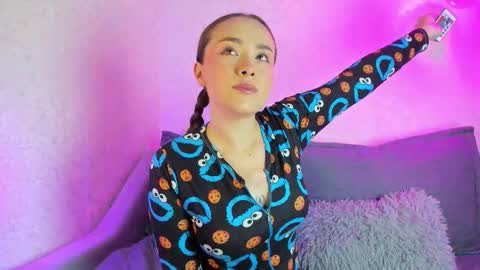 Snapshot of magic_vera chatting on November 20, 2025, 11:32 am Vera online show from November 20, 2025, 11:32 am