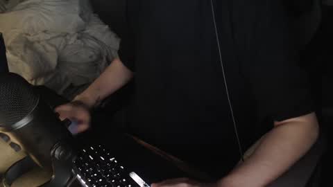 Snapshot of magicjawn chatting on January 1, 2025, 3:02 am magicjawn online show from January 1, 2025, 3:02 am