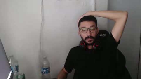 Snapshot of magicjawn chatting on October 29, 2025, 8:10 pm magicjawn online show from October 29, 2025, 8:10 pm